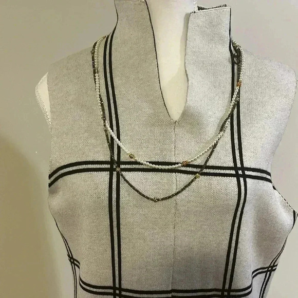 [L]Tahari Long Tunic  Sweater with front Slit - Picture 3 of 8